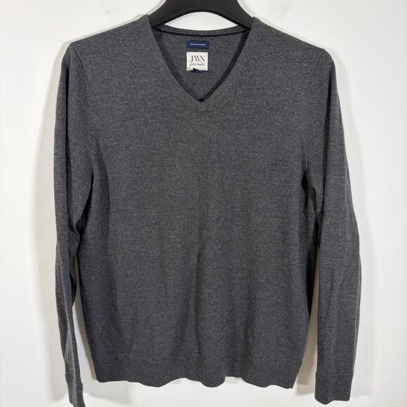 John W Nordstrom JWN Sweater 100% Italian Merino Wool Medium V Neck Lightweight - Picture 2 of 5
